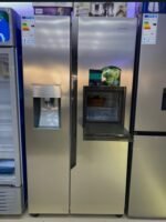 Hisense 700L Side By Side Fridge Freezer with water and Ice Dispenser | RC70WS4SB1 - Image 2