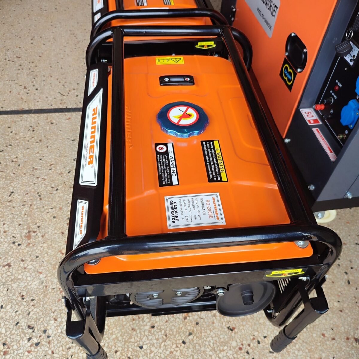 Runner 2.8kva keystarter generator petrol - Image 4