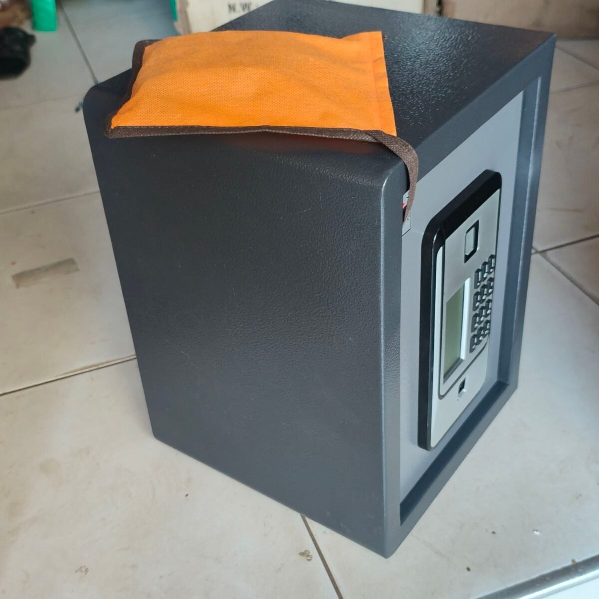 Digital security box with key lock pad - Image 5