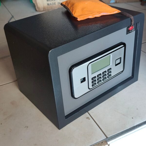 Digital security box with key lock pad