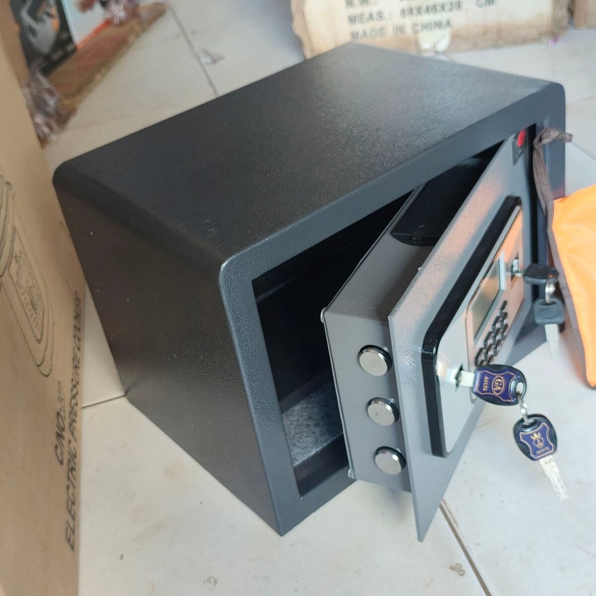 Digital security box with key lock pad - Image 3