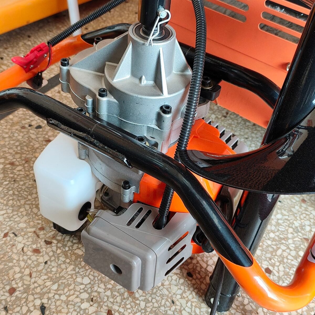 Runner Petrol power earth auger - Image 5