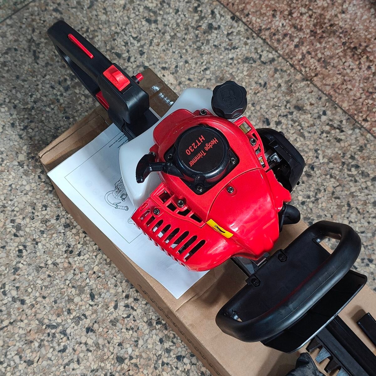 Petrol Hedge Trimmer 22.5cc – Heavy-Duty Double Blade Garden Trimmer (HT230) - Image 2